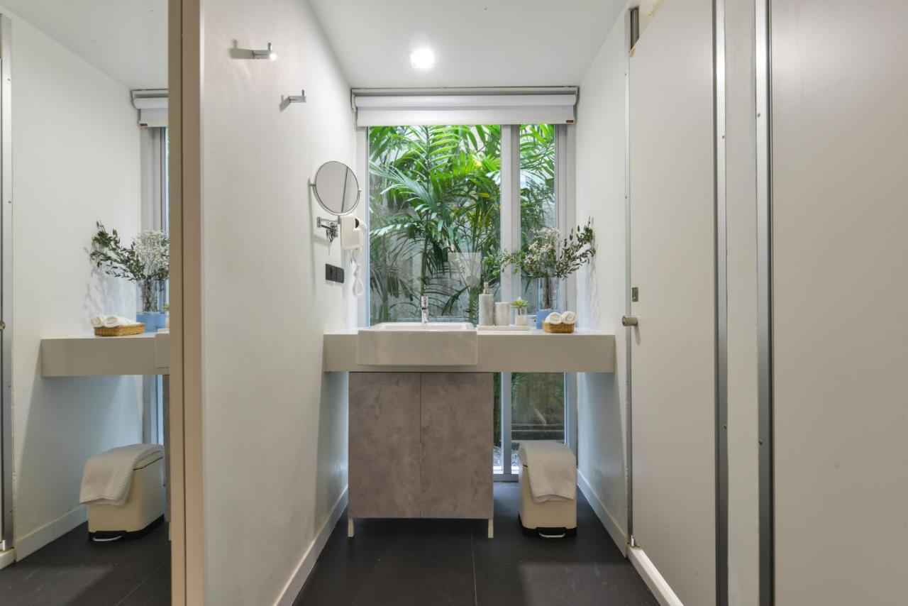 Tiang Capsule Hostel Bangkok Exterior photo