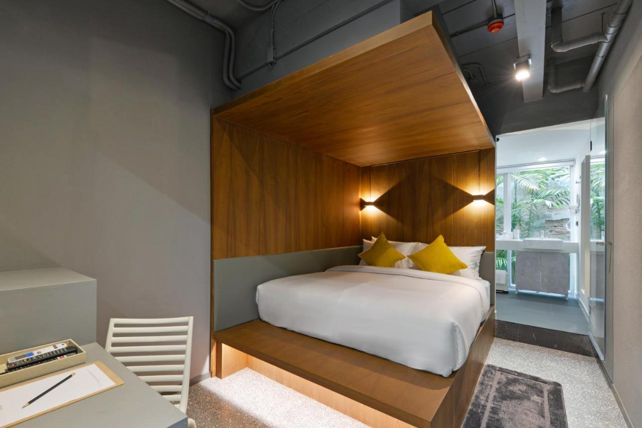 Tiang Capsule Hostel Bangkok Exterior photo